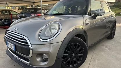 Usata Mini One D Business 95 CV (69 kW) 2016 Marrone Utilitaria