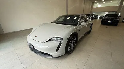 Usata Porsche Taycan Cross Turismo 319 kW (435 CV) 2022 Grigio Station wagon