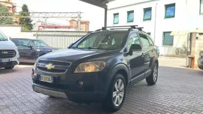 Usata Chevrolet Captiva LT 150 CV (110 kW) 2008 Blu SUV