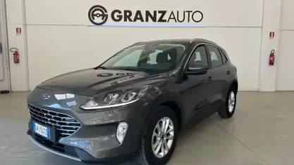 Begagnad Ford Kuga Titanium 120 HK (88 kW) 2022 Grå SUV