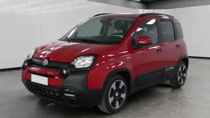 Usata Fiat Panda Cross Cross 70 CV (51 kW) 2025 Rosso Utilitaria
