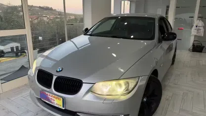 Usata BMW 320 Sport Line 184 CV (135 kW) 2011 Grigio Coupé