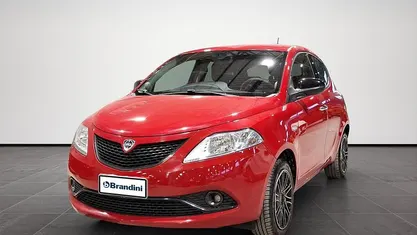 Rosso Usata 2020 Lancia Ypsilon Gold Due volumi | 10.750 € (Buon prezzo)