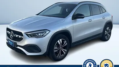 Argento metallizzato Usata 2021 Mercedes GLA200 SUV | 27.000 € (Super prezzo)