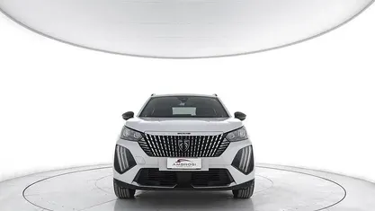 Usata Peugeot 2008 Allure 101 CV (74 kW) 2025 SUV