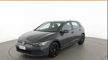 Usata VW Golf VIII Life 110 CV (80 kW) 2021 Grigio Berlina