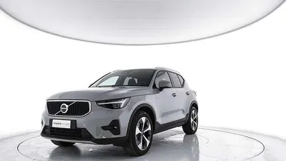 Grigio Usata 2025 Volvo XC40 Core SUV | 29.200 € (Ottimo prezzo)