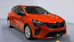 Arancione Usata 2024 Renault Clio V Evolution Due volumi | 15.750 € (Buon prezzo)