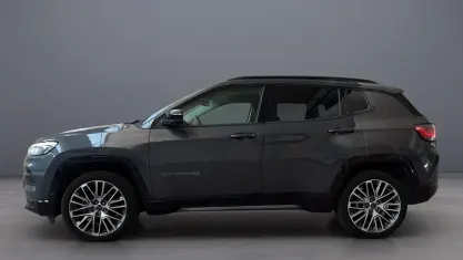 Usata Jeep Compass Summit 131 CV (96 kW) 2025 Graphite grey SUV