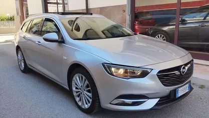 Usata Opel Insignia 136 CV (100 kW) 2019 Grigio Station wagon