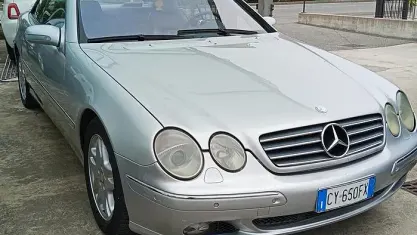 Usata Mercedes CL500 306 CV (225 kW) 2002 Grigio Coupé