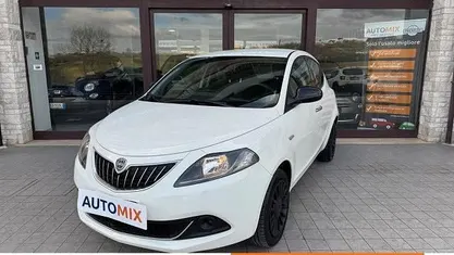 Bianco Usata 2022 Lancia Ypsilon Silver Due volumi | 9900 € (Buon prezzo)