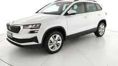 Bianco Usata 2024 Skoda Karoq Executive SUV | 25.800 € (Ottimo prezzo)