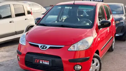 Usata Hyundai i10 Style 64 CV (47 kW) 2009 Rosso Utilitaria