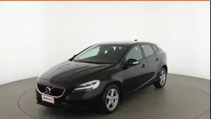 Usata Volvo V40 Kinetic 122 CV (89 kW) 2018 Nero Berlina