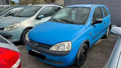 Usata Opel Corsa 58 CV (42 kW) 2001 Bluazzurro Utilitaria