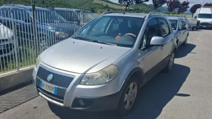 Usata Fiat Sedici Emotion 107 CV (78 kW) 2007 Grigio SUV