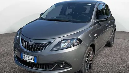 Usata 2024 Lancia Ypsilon S Due volumi | 13.300 € (Buon prezzo)