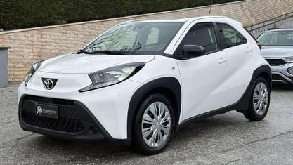Używany Toyota Aygo X Active 72 KM (52 kW) 2024 Biały SUV