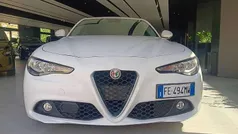 Bianco Usata 2016 Alfa Romeo Giulia Super Tre volumi | 16.500 € (Buon prezzo)