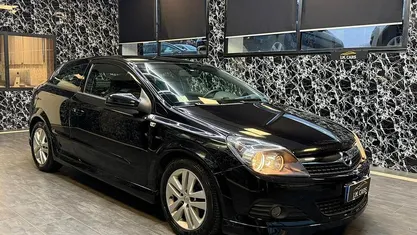 Usata Opel Astra GTC Enjoy 90 CV (66 kW) 2008 Nero Coupé