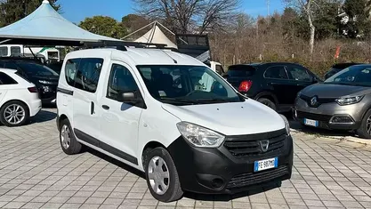 Usata Dacia Dokker Lauréate 75 CV (55 kW) 2016 Bianco Monovolume