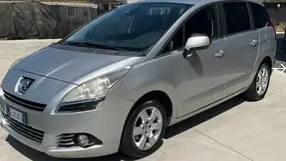 Usata Peugeot 5008 Active 149 CV (109 kW) 2012 Grigio Monovolume