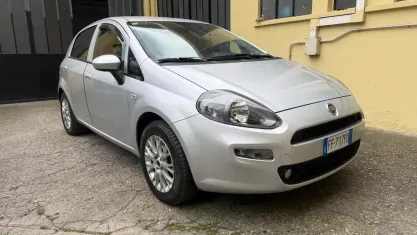 Usata Fiat Punto Lounge 77 CV (56 kW) 2016 Utilitaria