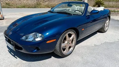 Usata Jaguar XKR 363 CV (266 kW) 2000 Blu Cabrio