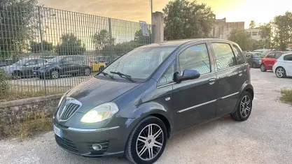 Usata Lancia Musa 95 CV (69 kW) 2012 Grigio Monovolume