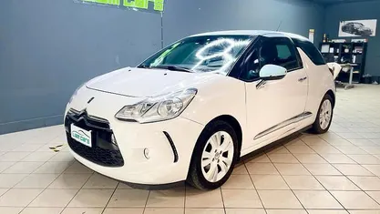 Usata Citroën DS3 Chic 95 CV (69 kW) 2010 Bianco Utilitaria