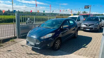 Usata Ford Fiesta 75 CV (55 kW) 2014 Bluazzurro Utilitaria