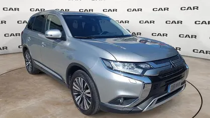 Argento Usata 2021 Mitsubishi Outlander Instyle SUV | 19.900 € (Buon prezzo)