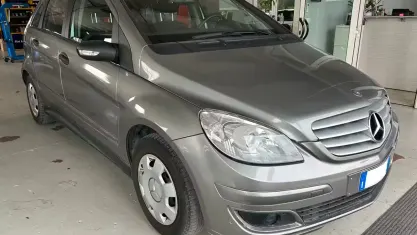 Usata Mercedes B150 95 CV (69 kW) 2005 Grigio Monovolume
