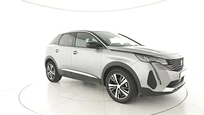 Begagnad Peugeot 3008 Allure 131 HK (96 kW) 2024 Silver SUV