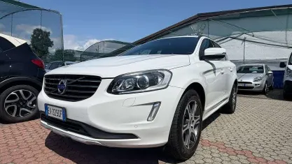 Usata Volvo XC60 Momentum 181 CV (133 kW) 2014 Bianco SUV
