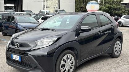Second-hand Toyota Aygo X Active 72 CP (52 kW) 2025 Negru SUV