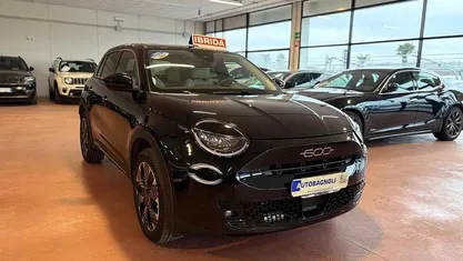 Nero Usata 2025 Fiat 600 La Prima SUV | 22.400 € (Buon prezzo)