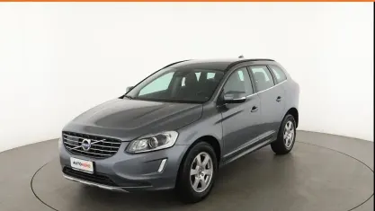 Usata Volvo XC60 Momentum 190 CV (139 kW) 2017 Grigio SUV