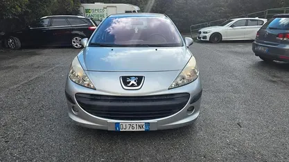 Usata Peugeot 207 70 CV (51 kW) 2007 Berlina