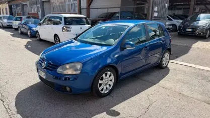 Usata VW Golf IV Sportline 115 CV (84 kW) 2004 Blu Berlina