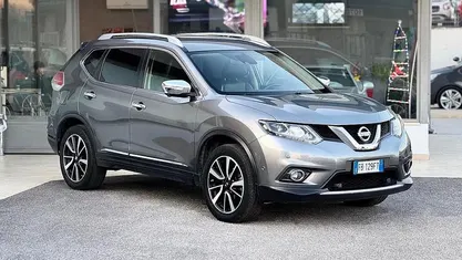 Grigio Usata 2015 Nissan X-Trail SUV | 8900 € (Super prezzo)