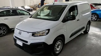 Usata Fiat Doblò 131 CV (96 kW) 2024 Monovolume