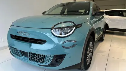 Nuova Fiat 600 110 CV (80 kW) 2025 Azzurro SUV