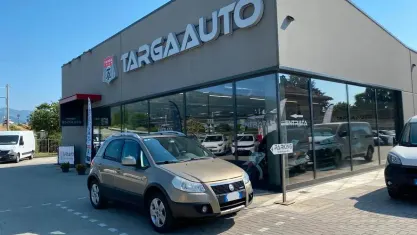 Usata Fiat Sedici Dynamic 120 CV (88 kW) 2008 Giallo SUV