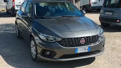 Usata Fiat Tipo 95 CV (69 kW) 2017 Grigio Berlina