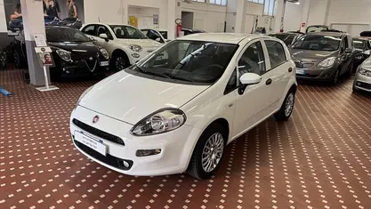 Usata Fiat Punto Lounge 69 CV (50 kW) 2015 Utilitaria
