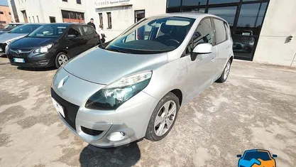 Usata Renault Scénic III Dynamique 110 CV (80 kW) 2010 Monovolume