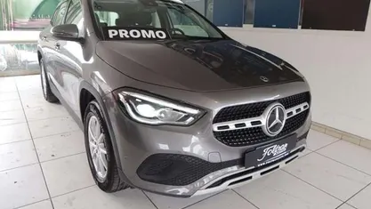 Usata Mercedes GLA180 Business 150 CV (110 kW) 2022 Gray SUV