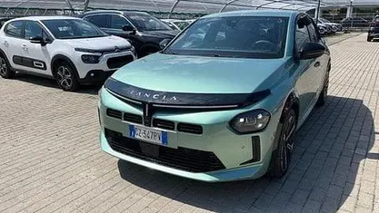 Begagnad Lancia Ypsilon 110 HK (80 kW) 2025 Grön Halvkombi